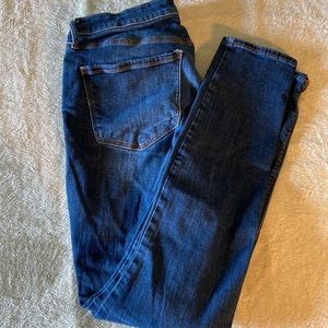 Dark wash Old Navy skinny jeans